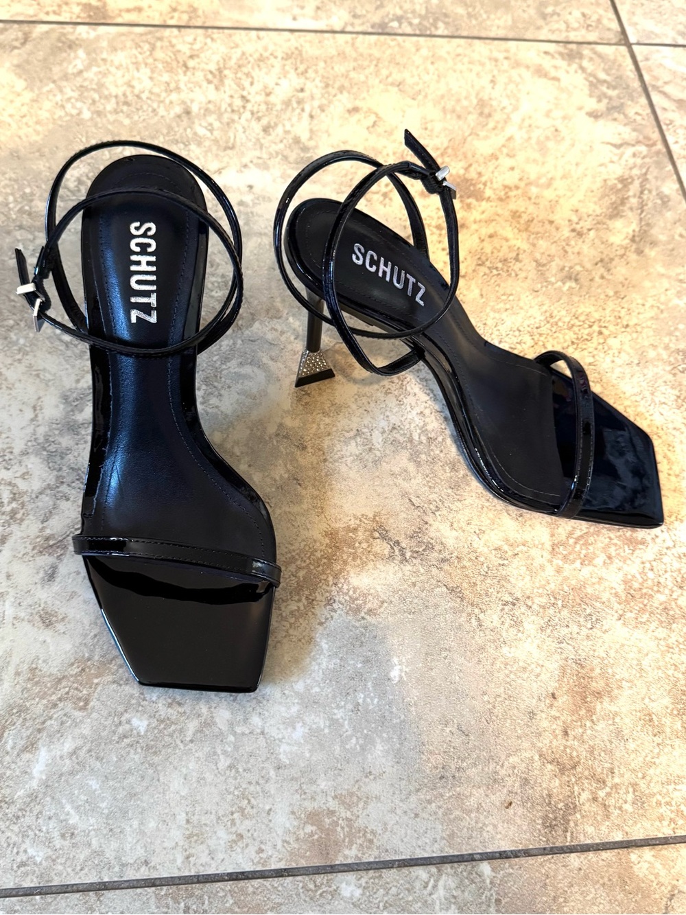 NIB SCHUTZ Black Patent Leather Square-Toe Ankle Straps Heels Sandals Dressy W6